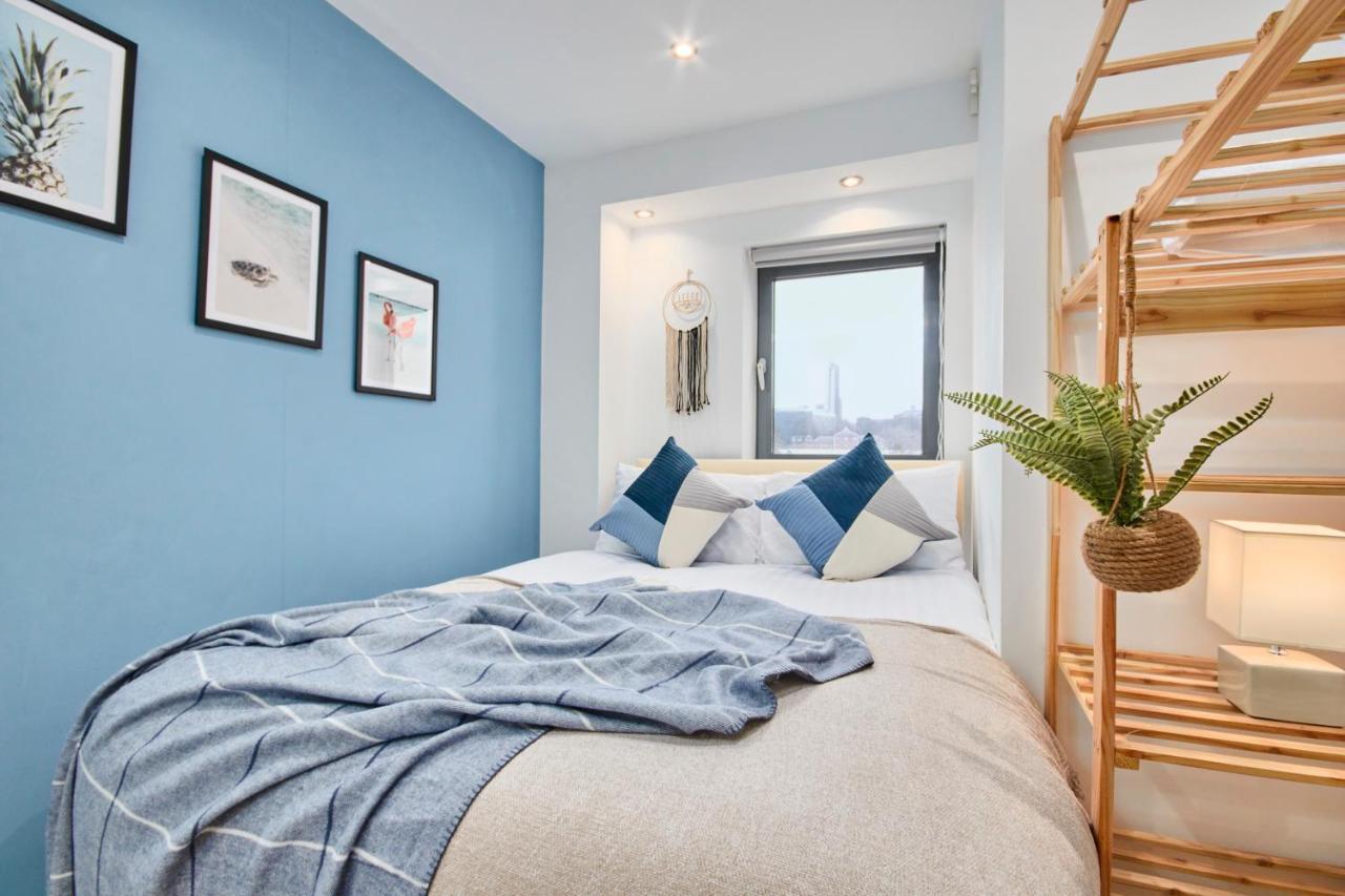 リーズLarge Duplex Penthouse - Parkingアパートメント エクステリア 写真