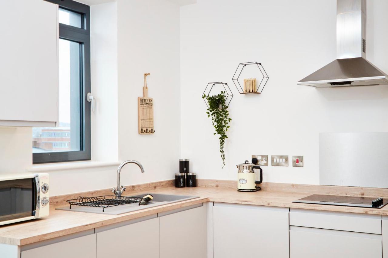 リーズLarge Duplex Penthouse - Parkingアパートメント エクステリア 写真