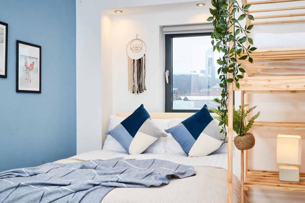リーズLarge Duplex Penthouse - Parkingアパートメント エクステリア 写真