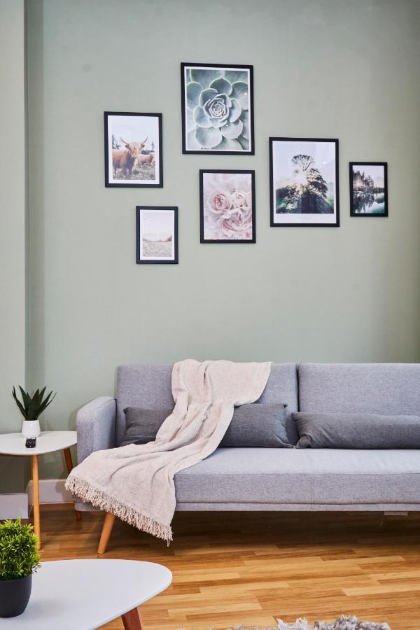 リーズLarge Duplex Penthouse - Parkingアパートメント エクステリア 写真